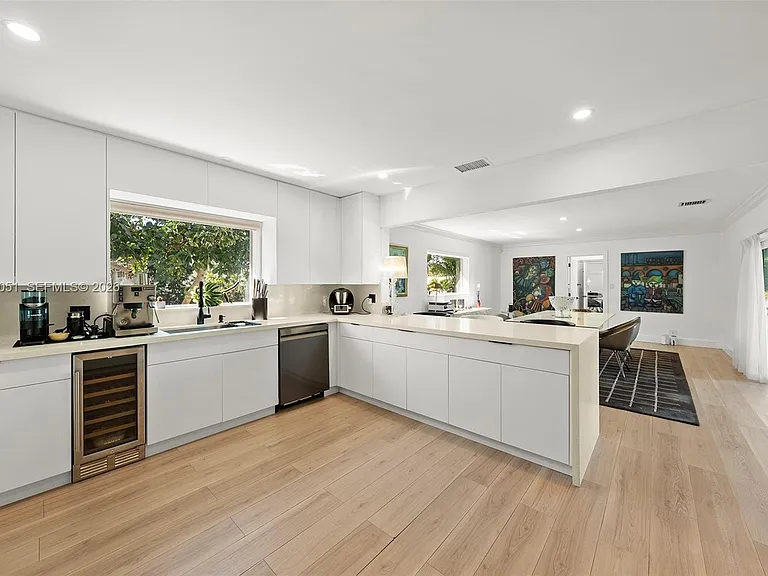 424 Alamanda Dr — Photo 18