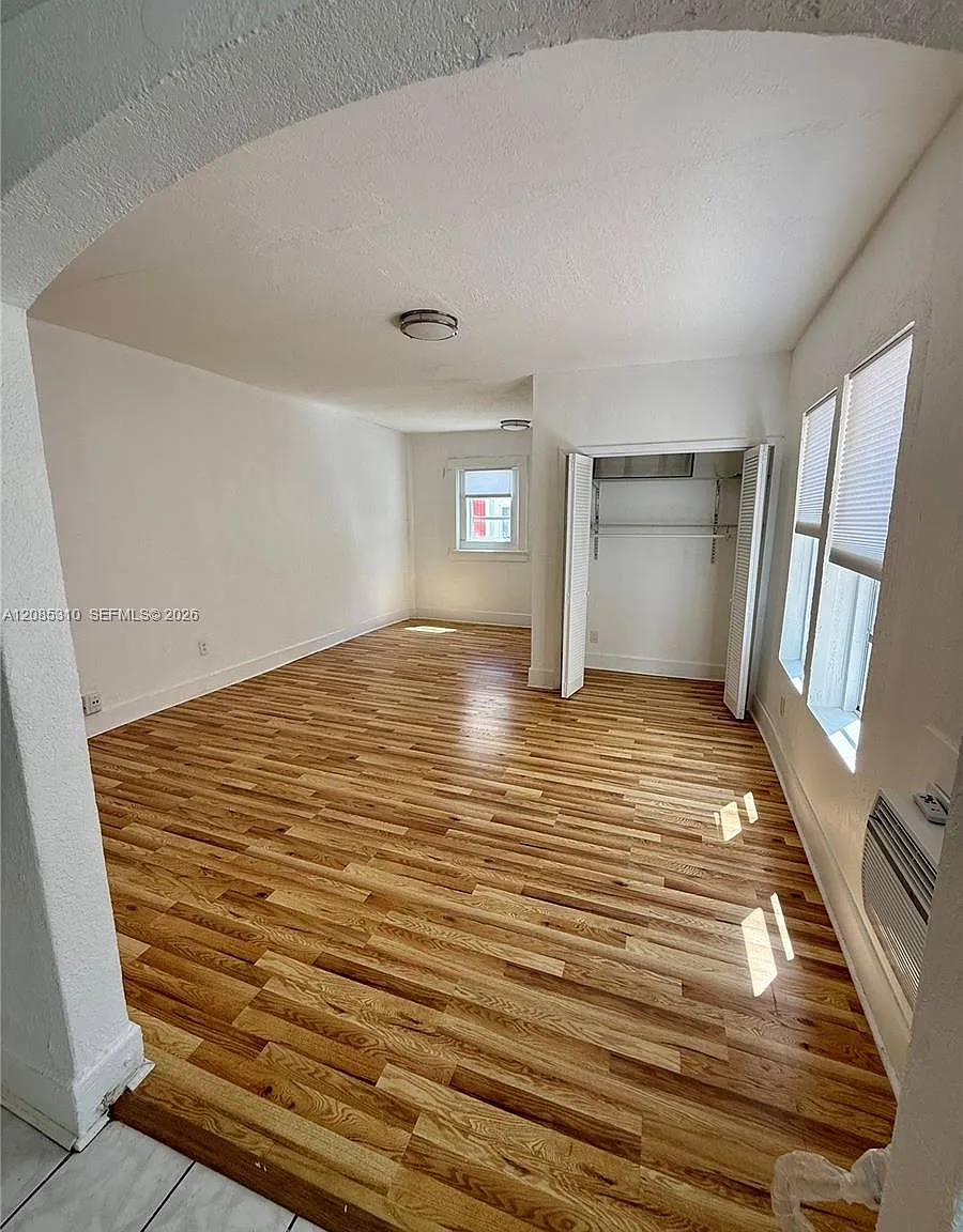 1319 Meridian Ave — Photo 2