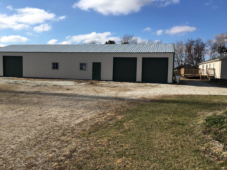 30’ x 81’ pole barn!