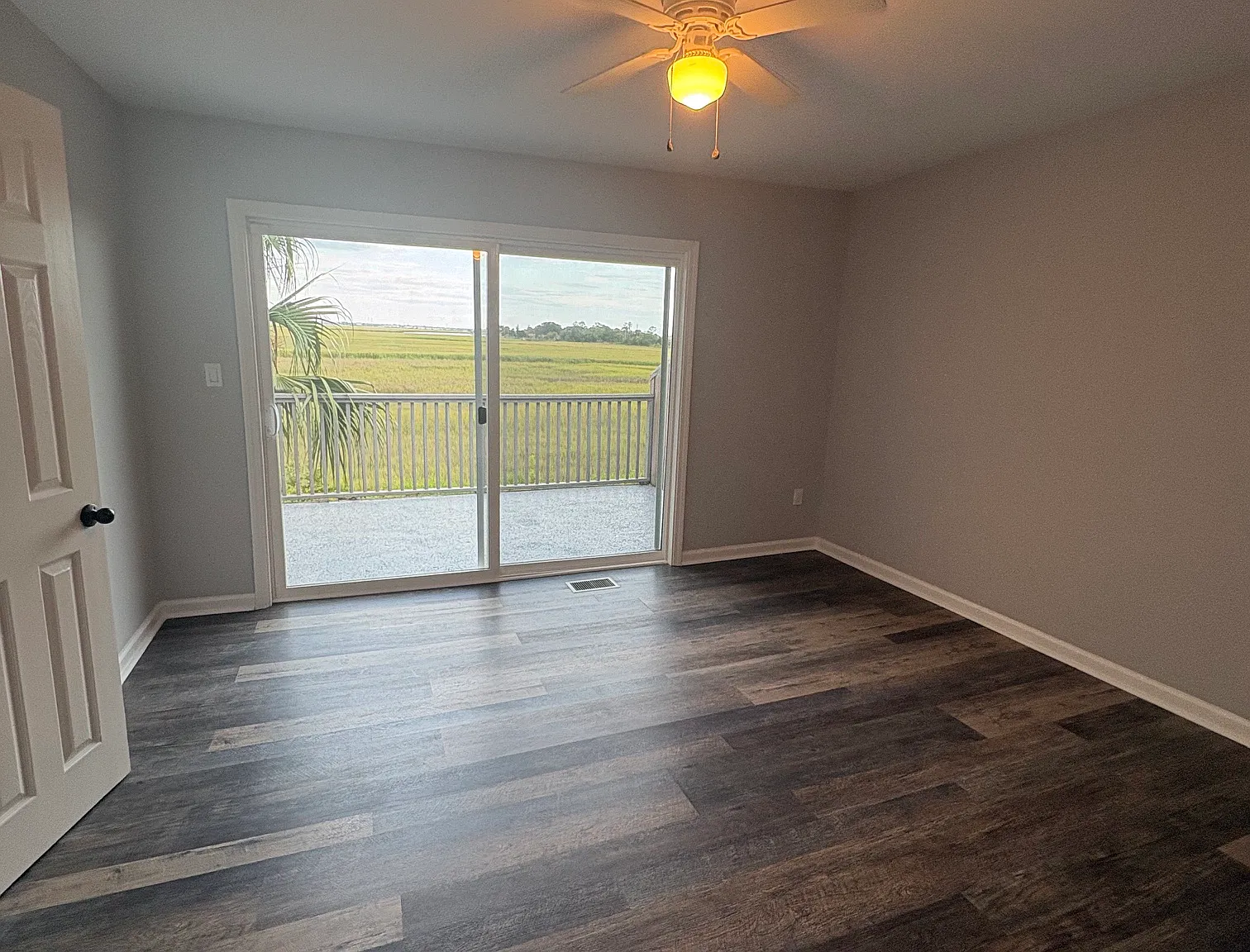2 bed 1.5 bath marshfront condo (pet friendly) — Photo 4