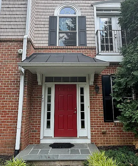 748 Moore Ave — Photo 2