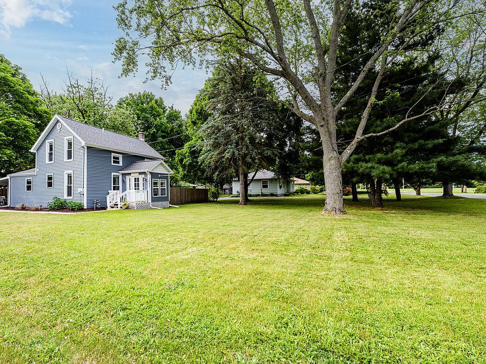 2085 Fairplain Ave, Benton Harbor, MI 49022 Zillow