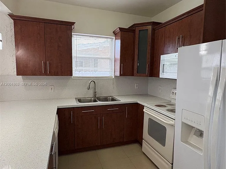 1560 NW 25th Ave — Photo 15
