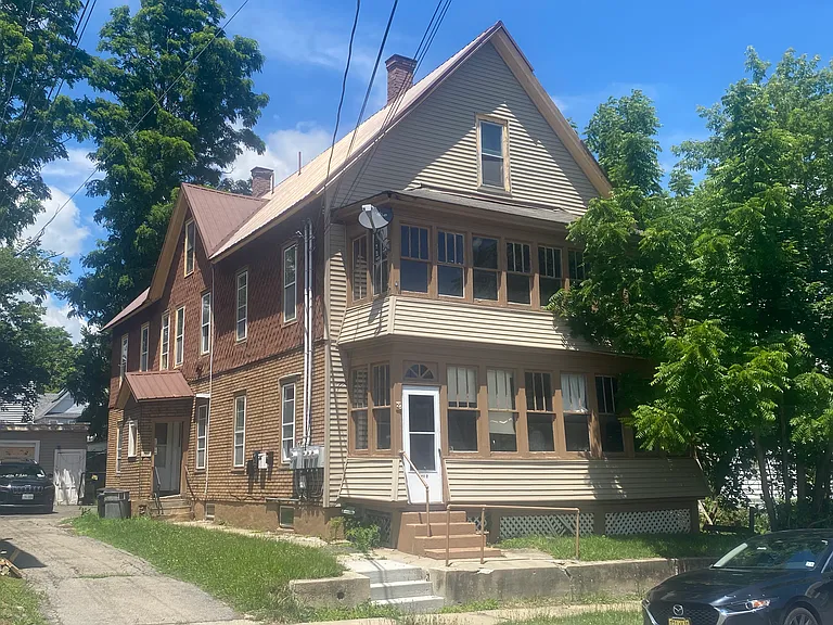 28 Pulaski St #1 — Photo 9