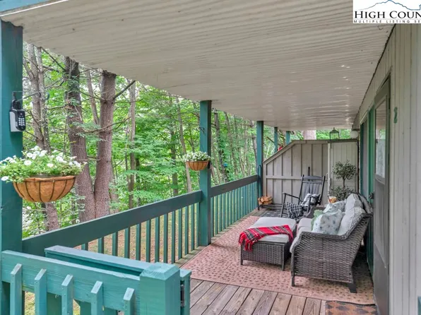 233 S Slope Road #H-2, Banner Elk, NC 28604