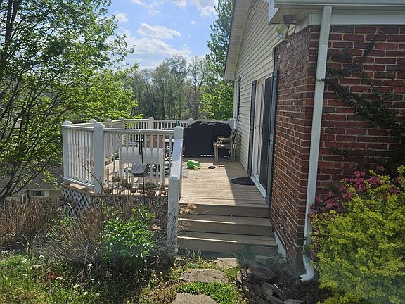 2nd image of 150 Tyrone St