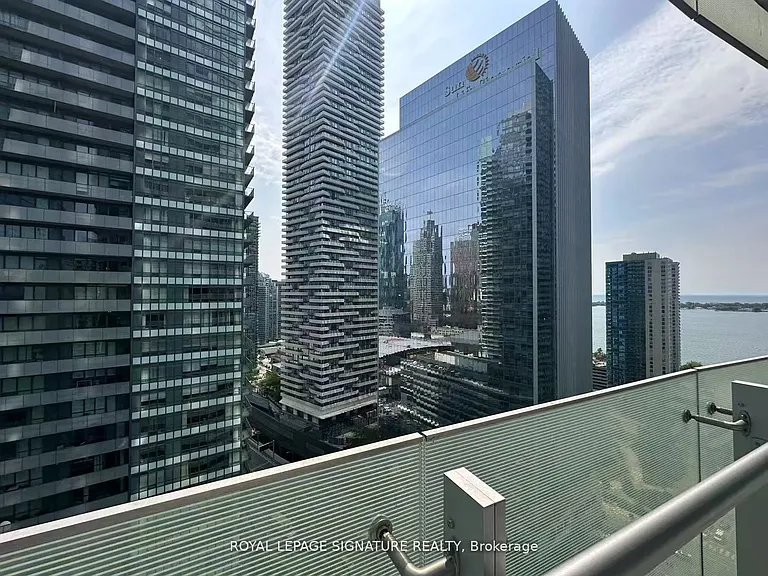 14 York St #2401 — Photo 11