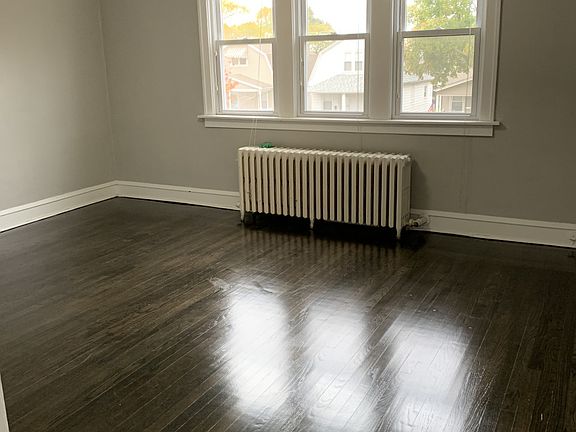 3rd image of 6082 N Nassau Ave #2