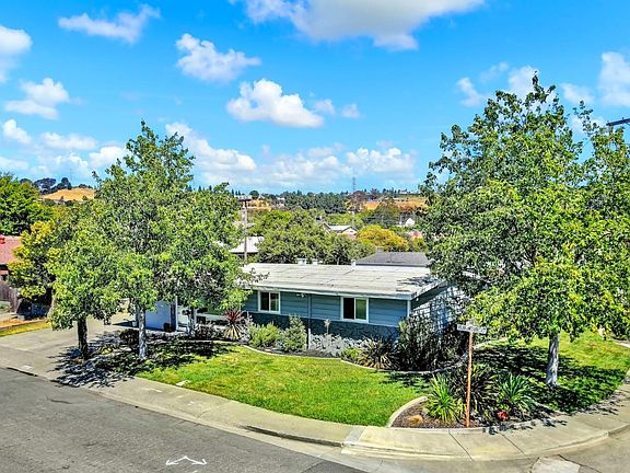 2nd image of 1002 Heartwood Avenue