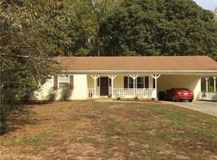 2746 Ravenwood Dr, Snellville, GA 30078