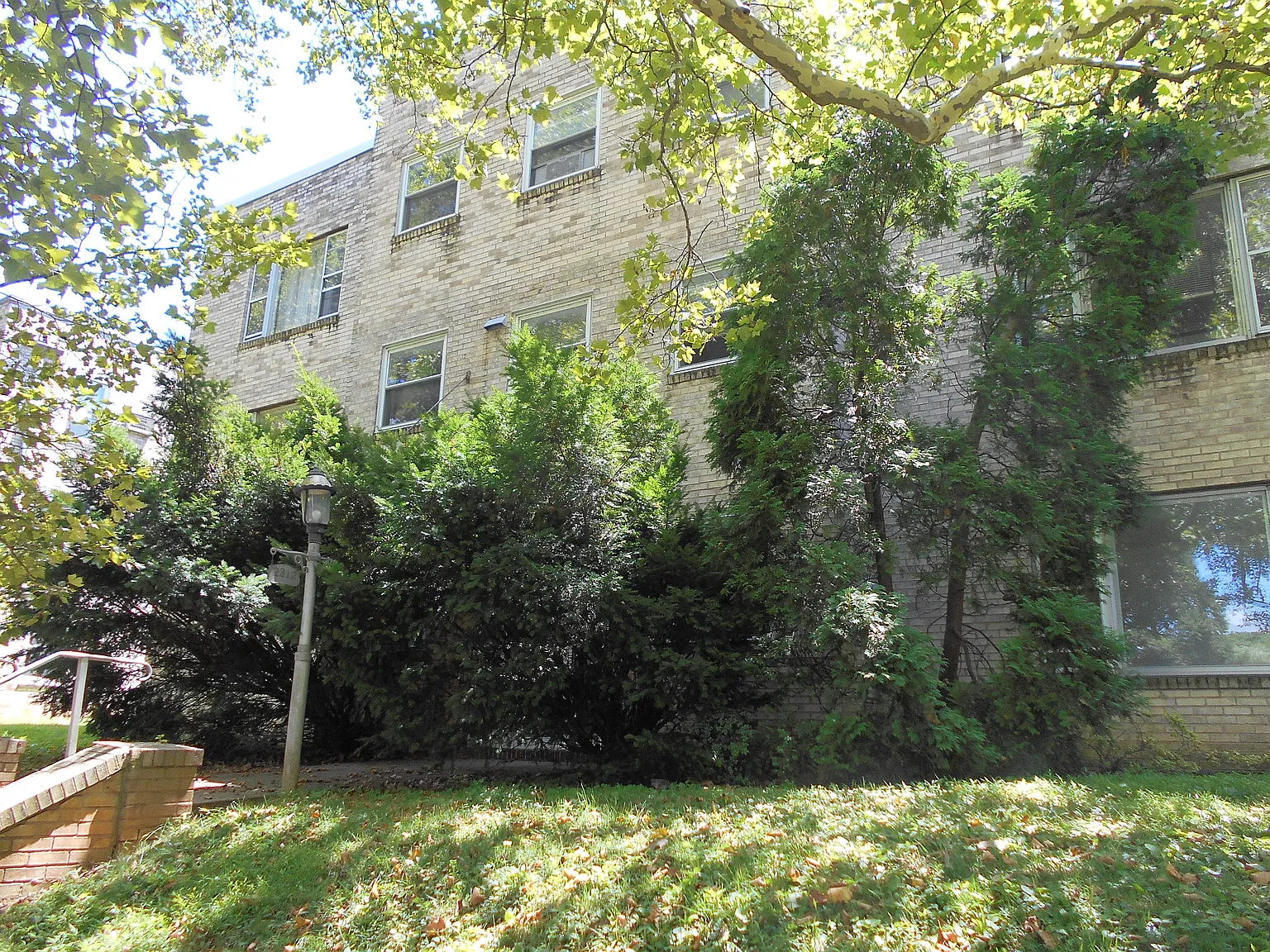 Muhlenberg Lakeview Apartments — Photo 1