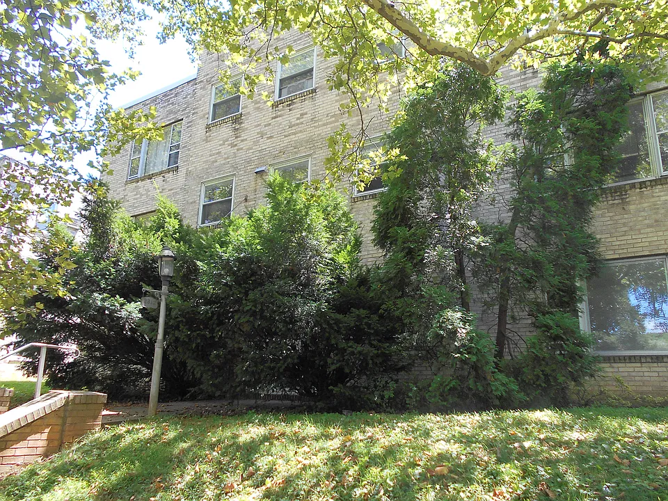 Muhlenberg Lakeview Apartments