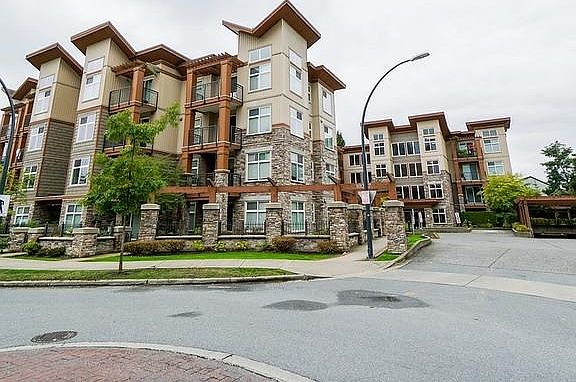 2nd image of 10237 133rd St Unit 212