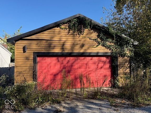 4th image of 2954 Winthrop Ave