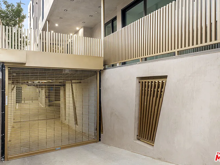 1021 N Ogden Dr #Penthouse 7 — Photo 21