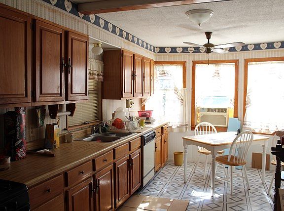 2nd image of 609 N 12th St