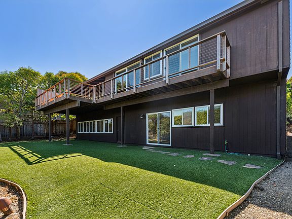 2nd image of 50 Bay View Ave