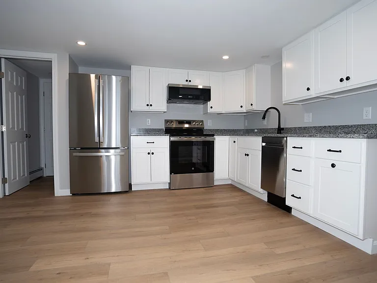 29 Pleasant Street — Photo 1