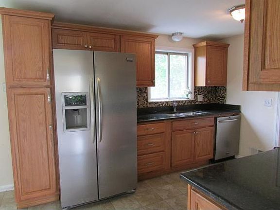 4th image of 4621 Radcliffe Blvd