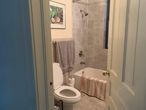 2nd image of 3251 S Union Ave #2F