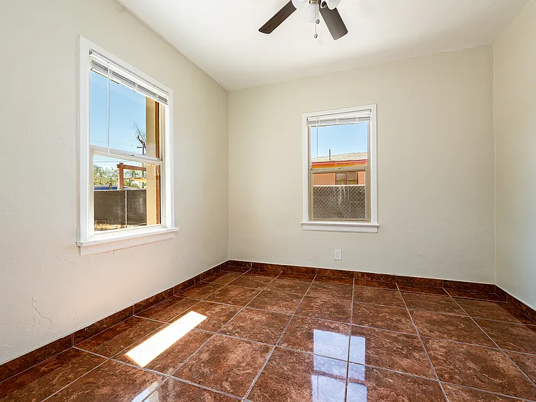 115 S Palomas Ave — Photo 12