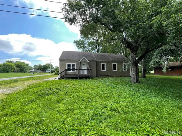 3062 Foote St, Bunker Hill, IL 62014