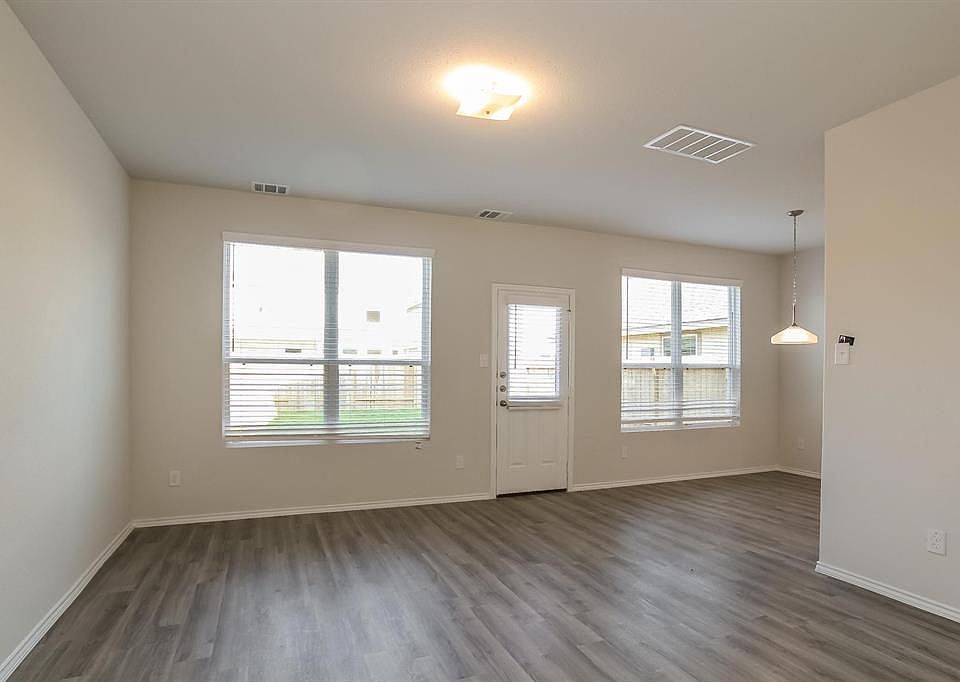 1st image of 927 Imperial Heights Dr