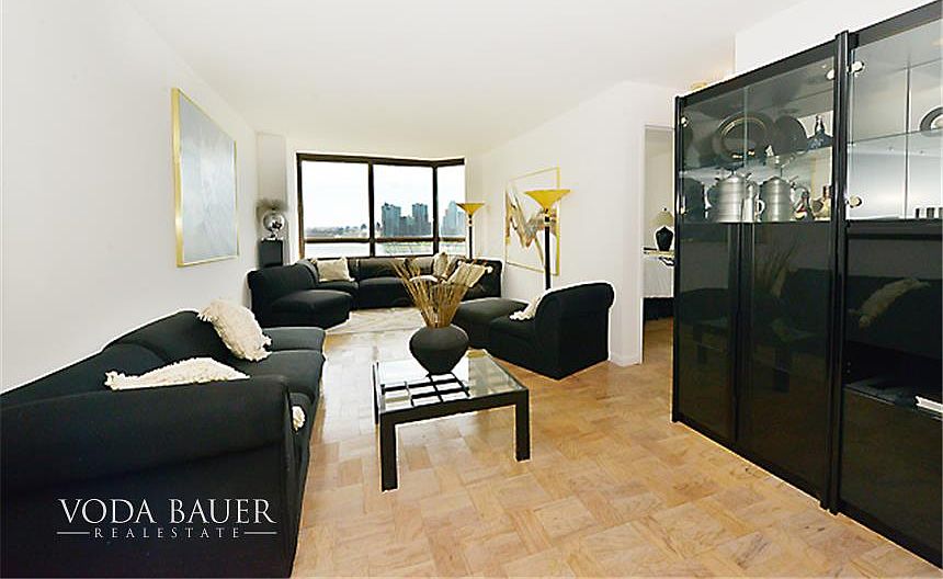 1st image of 630 1st Ave APT 20S