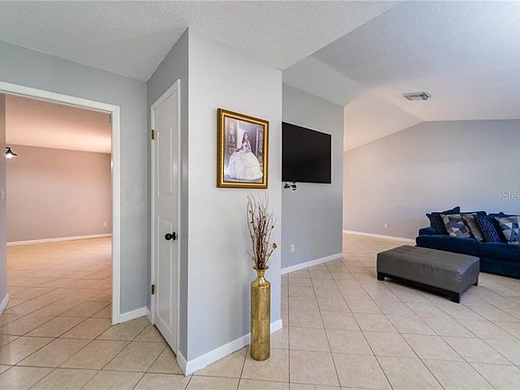 5th image of 918 Mosshart Ln