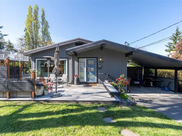 1002 Karen Cres, Saanich, BC V8X 3C6