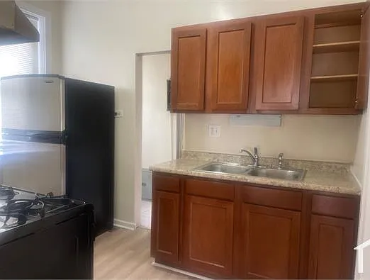 7957 S Emerald Ave #1 — Photo 8