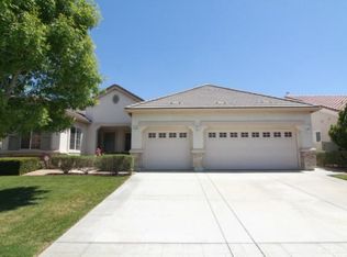 10335 Daylily St, Apple Valley, CA 92308