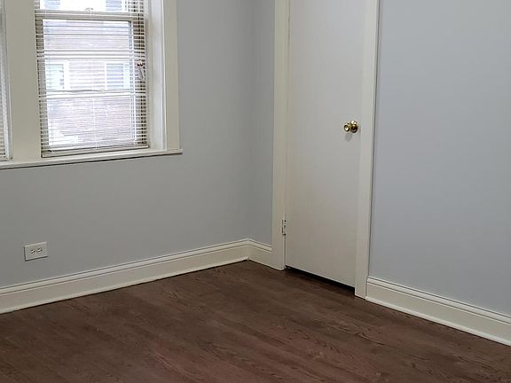 1st Bedroom (new walls)