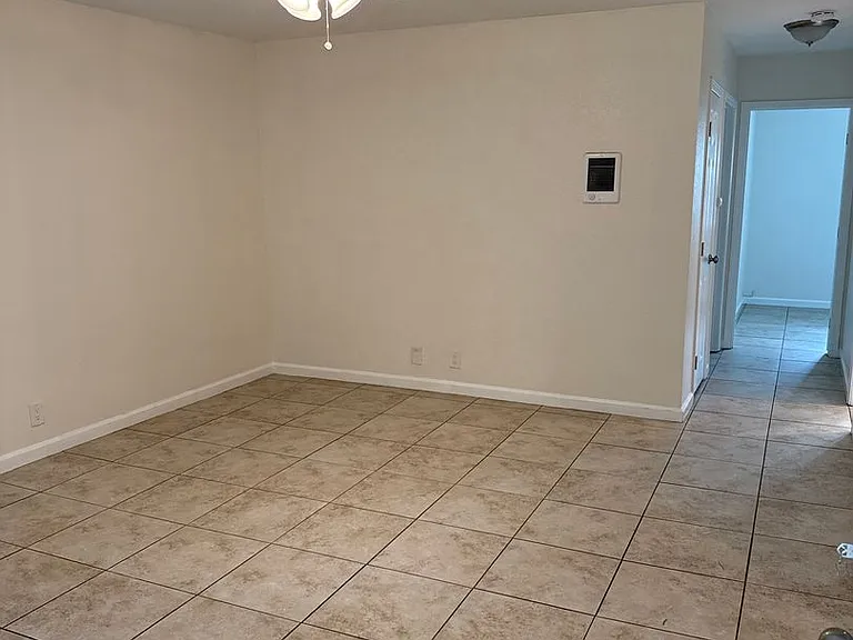 411 Emerald Ave — Photo 7