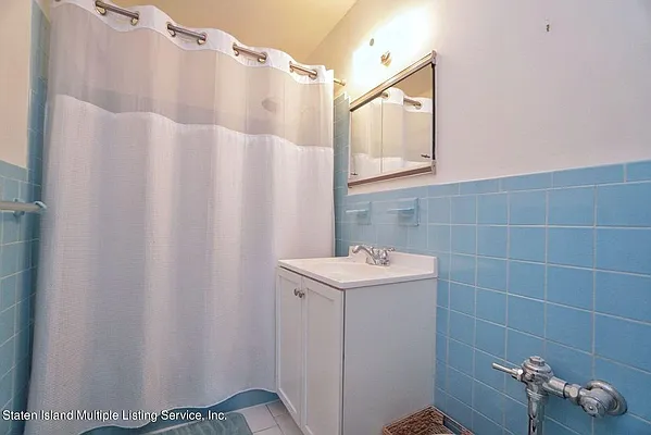 Sold by REMAX Elite | media 28