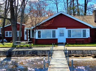 212 Holly Ave, Houghton Lake, MI 48629