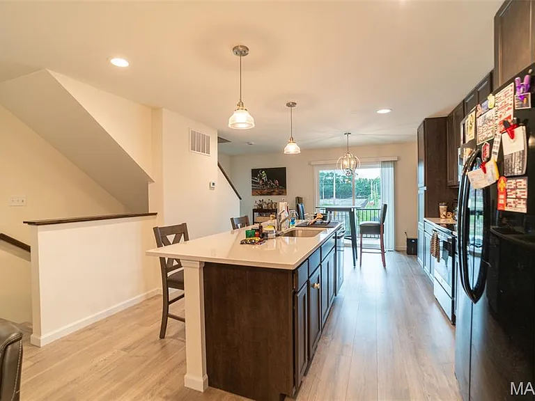5004 Daggett Ave — Photo 28