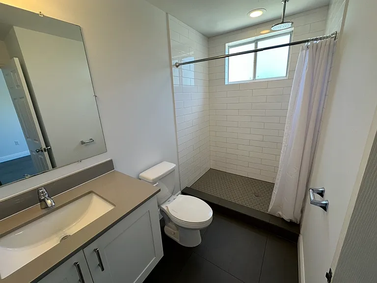 346 NW 35th St #4 — Photo 11