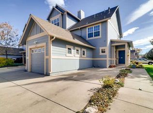 2275 Watersong Cir, Longmont, CO 80504