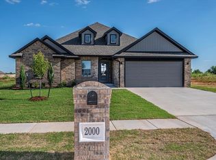 2000 W Flintlock Way, Mustang, OK 73064