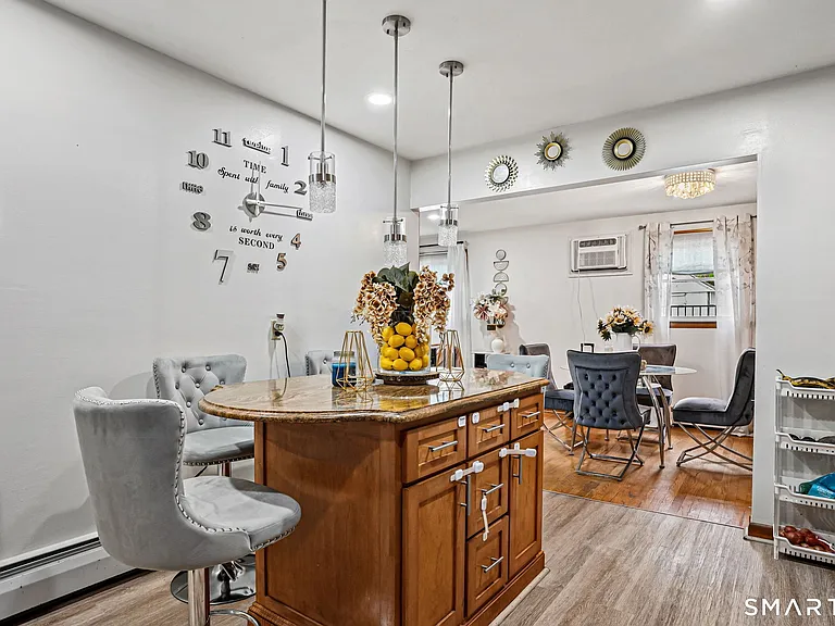 7 Newport Dr — Photo 12