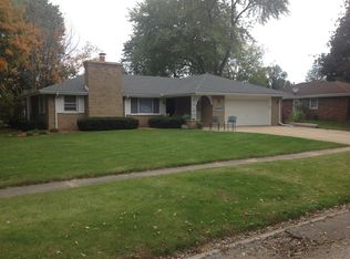 273 Yolane Dr, Sugar Grove, IL 60554