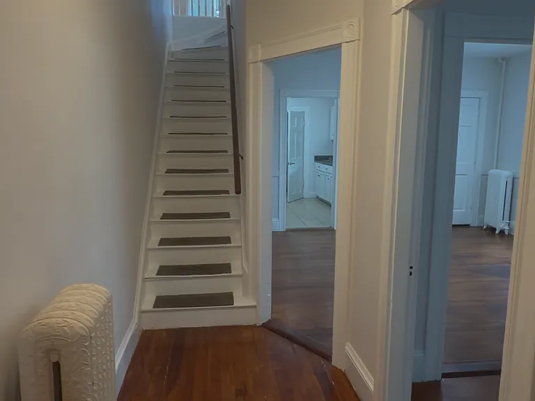 148 Lynde St #RIGHT SIDE — Photo 4