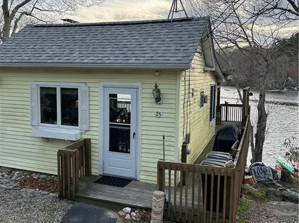 25 E Shore Dr, Exeter, RI 02822