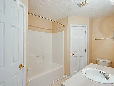 1747 Ohio Ct — Photo 4