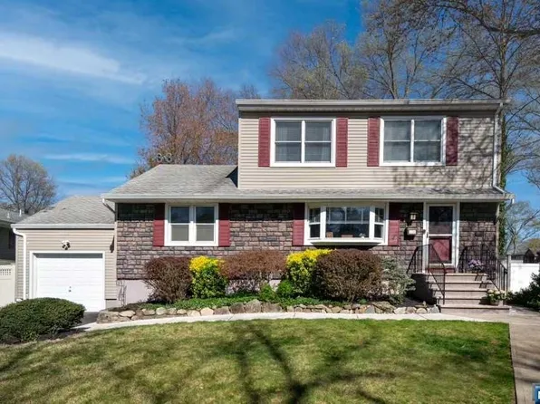 129 Calvin St, Township Of Washington, NJ 07676