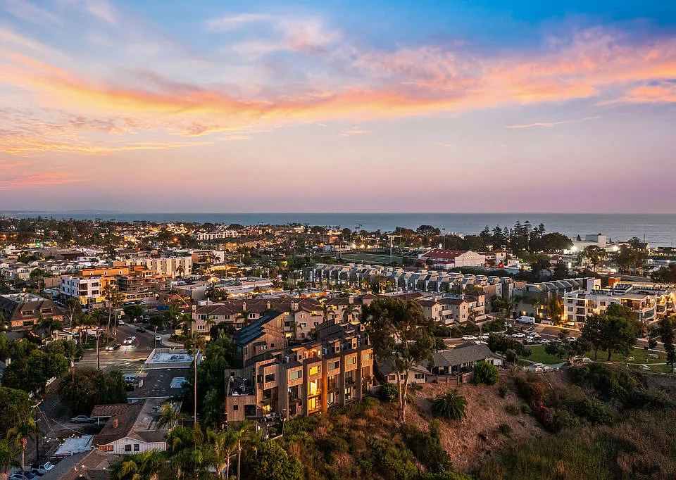 572 Laguna Dr