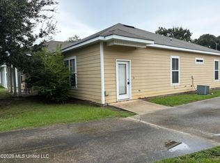 120 Earle Taylor Ln, Ocean Springs, MS 39564