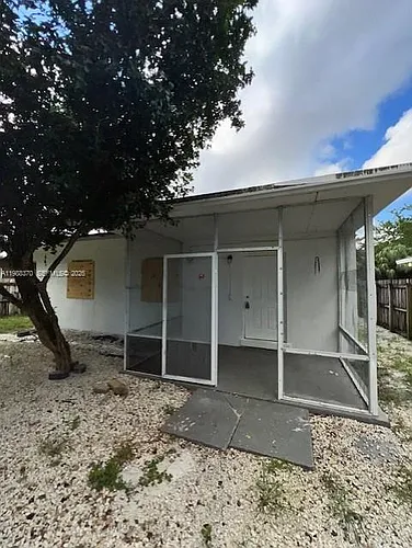 1220 NW 3rd Ct Photo 1