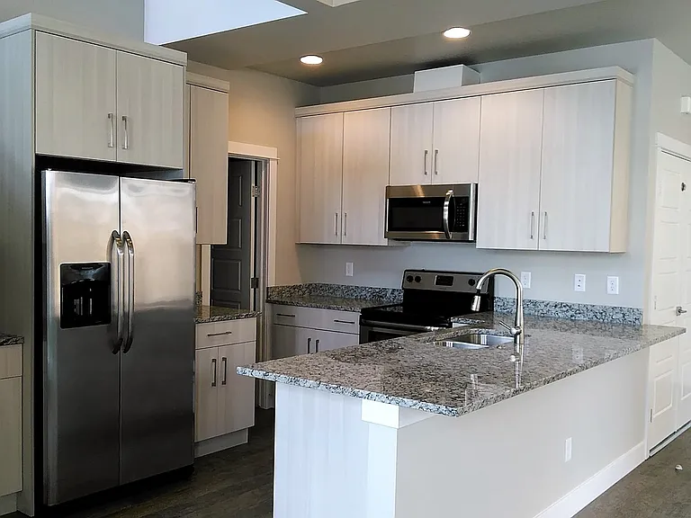 2221 Mackinac St — Photo 3